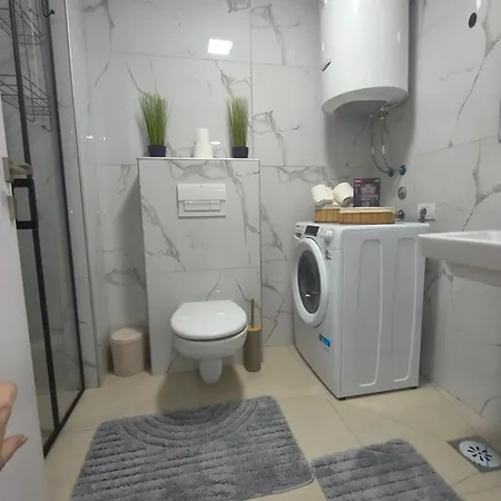 The V 2 Apartman